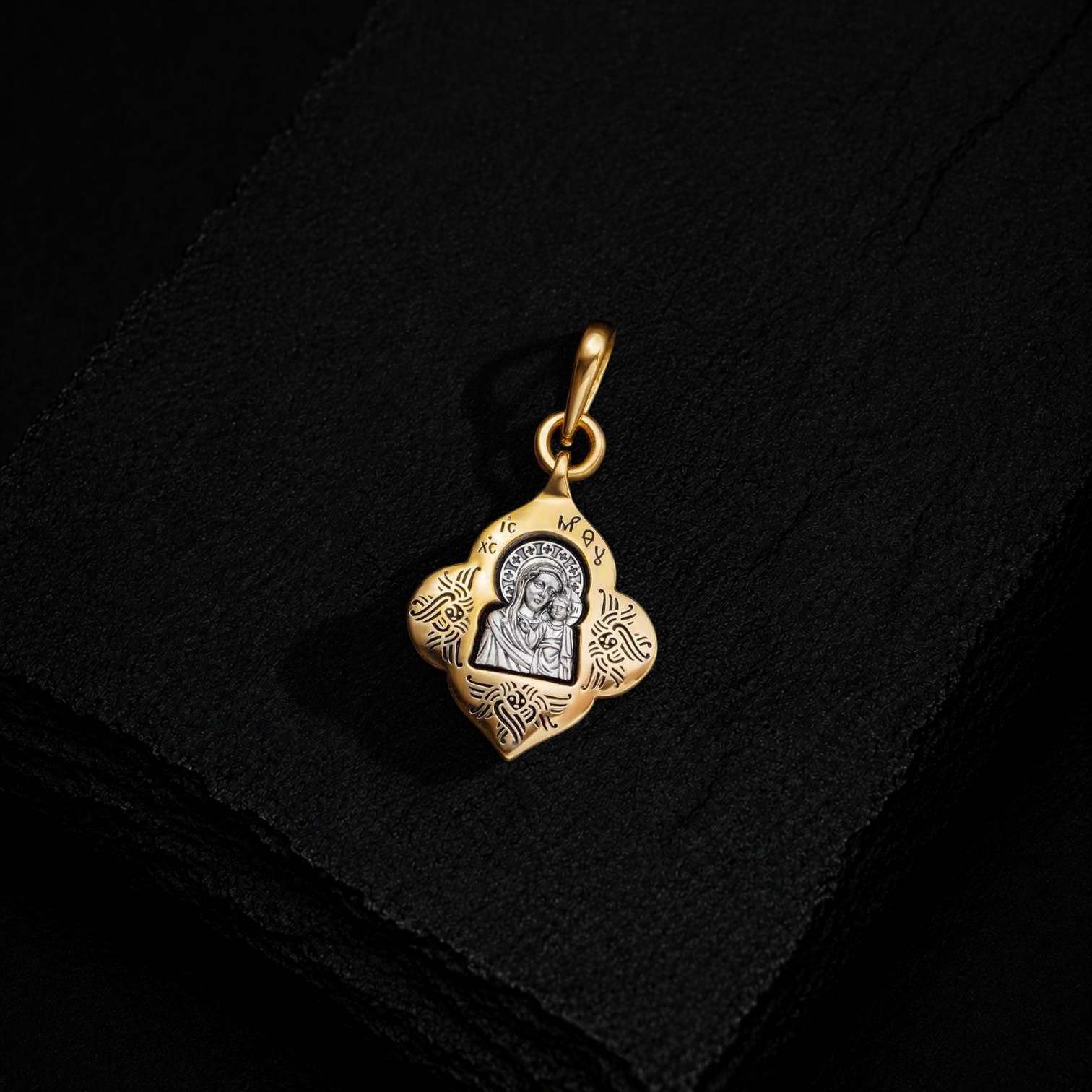 Kazan Icon of the Mother of God. Icon pendant.